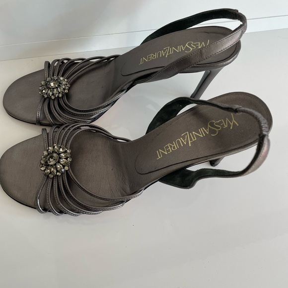 YvesSaintLaurent Pre-Owned Leather Sandals Gray Size 7 with rhinestones. - Picture 2 of 5